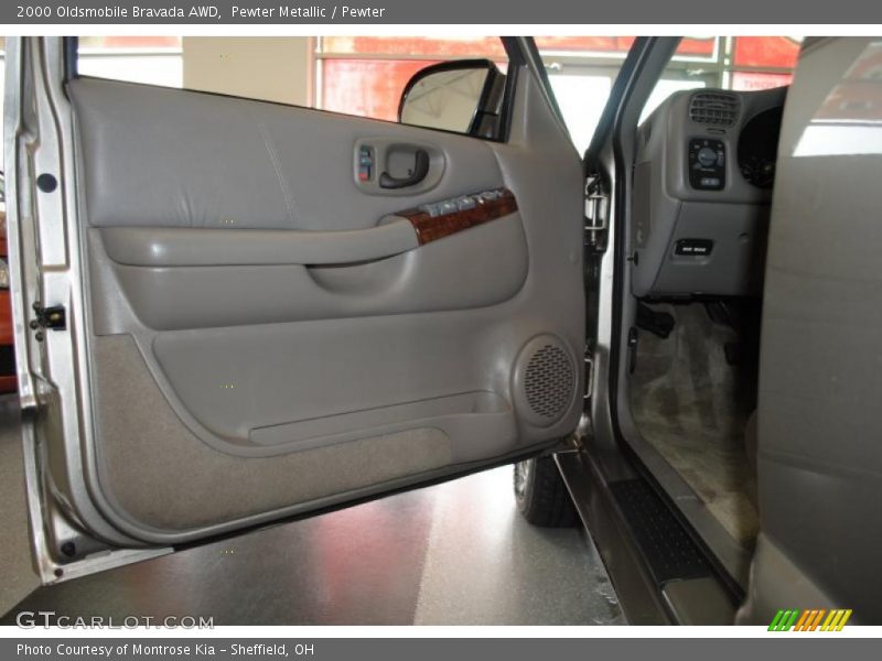 Pewter Metallic / Pewter 2000 Oldsmobile Bravada AWD