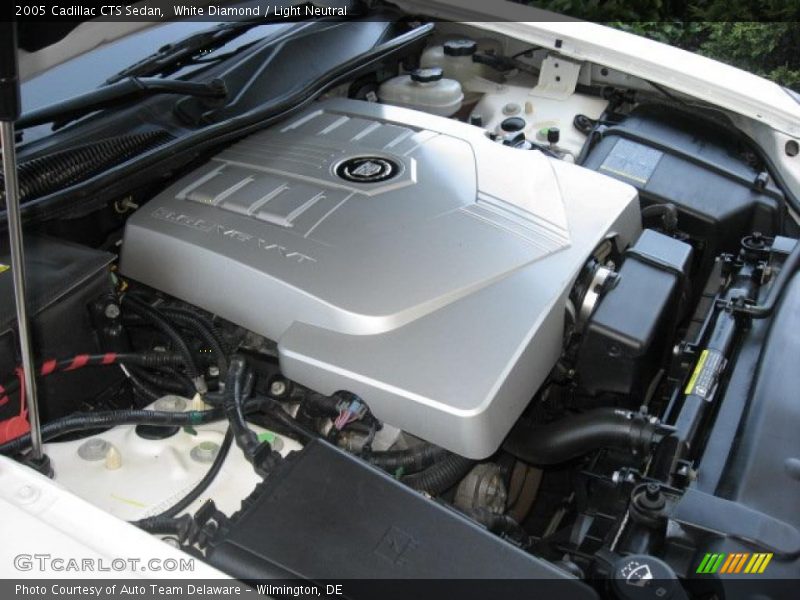 White Diamond / Light Neutral 2005 Cadillac CTS Sedan