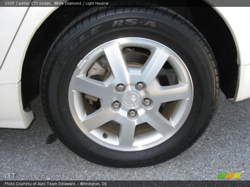 White Diamond / Light Neutral 2005 Cadillac CTS Sedan