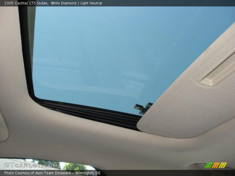 White Diamond / Light Neutral 2005 Cadillac CTS Sedan