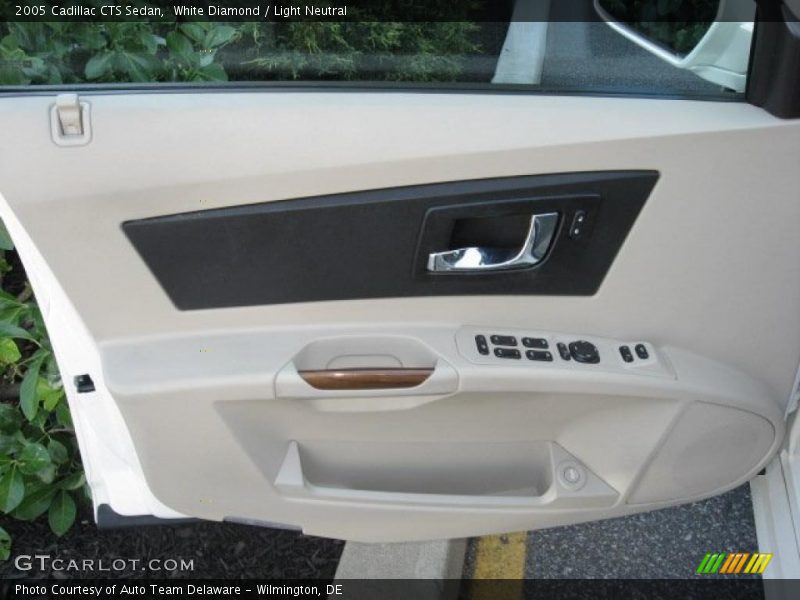 White Diamond / Light Neutral 2005 Cadillac CTS Sedan