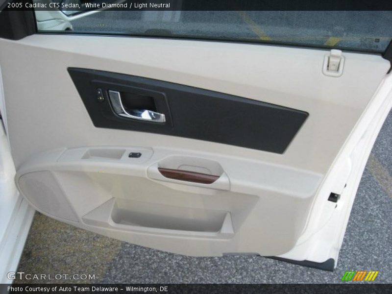 White Diamond / Light Neutral 2005 Cadillac CTS Sedan