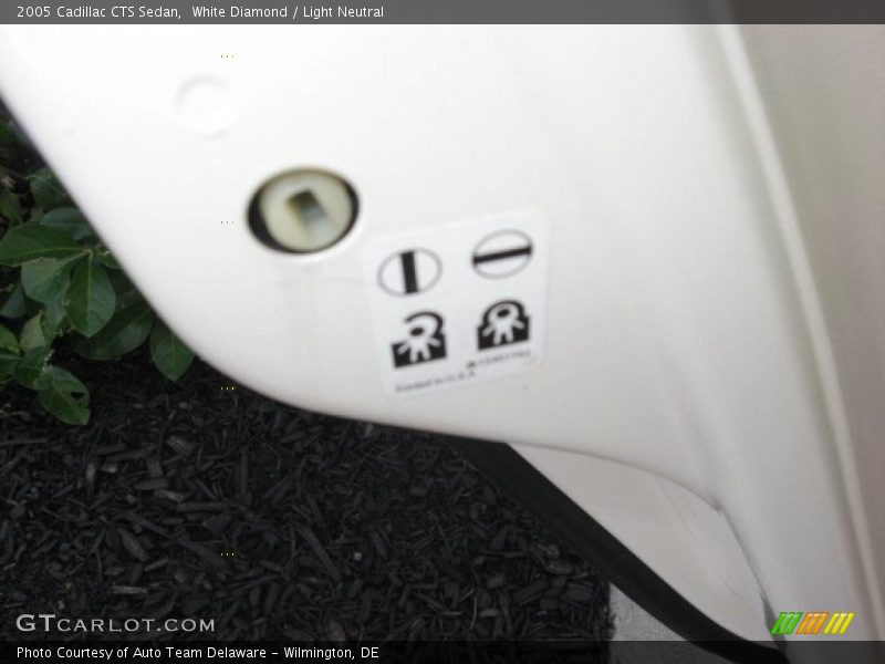 White Diamond / Light Neutral 2005 Cadillac CTS Sedan