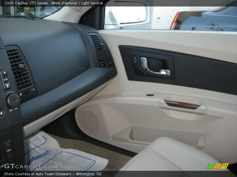 White Diamond / Light Neutral 2005 Cadillac CTS Sedan