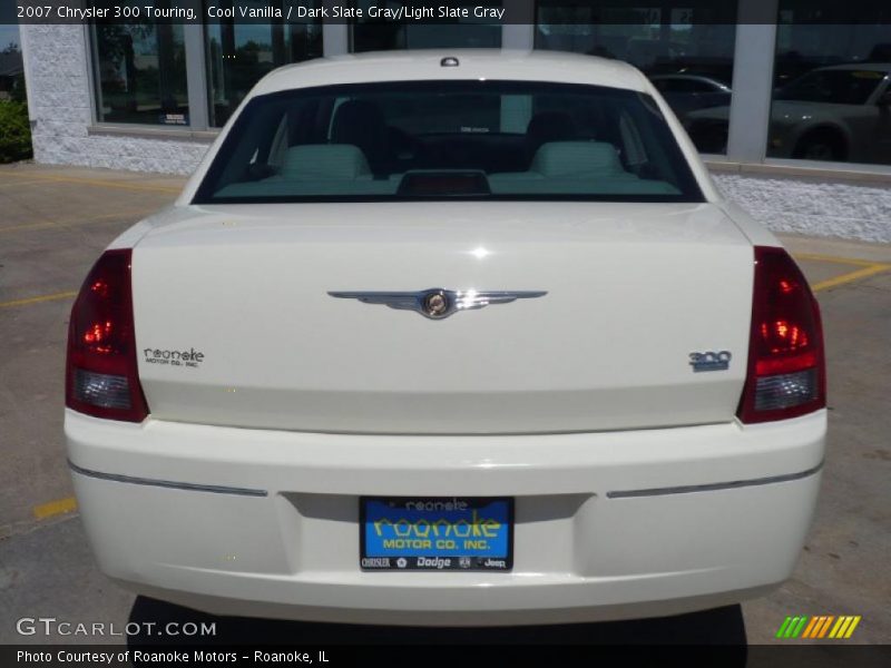 Cool Vanilla / Dark Slate Gray/Light Slate Gray 2007 Chrysler 300 Touring