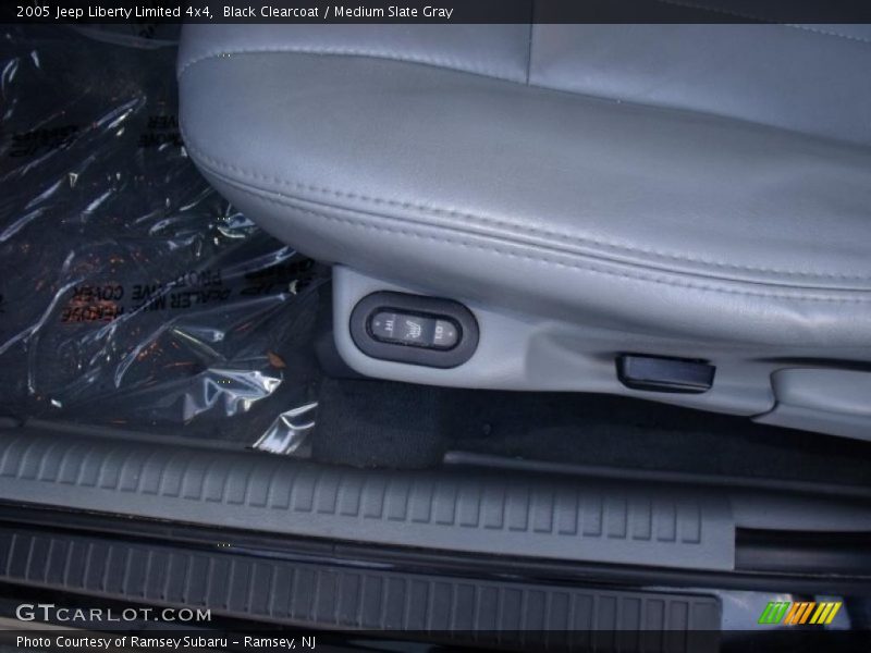 Black Clearcoat / Medium Slate Gray 2005 Jeep Liberty Limited 4x4