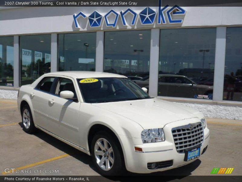 Cool Vanilla / Dark Slate Gray/Light Slate Gray 2007 Chrysler 300 Touring