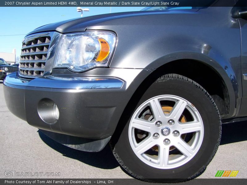 Mineral Gray Metallic / Dark Slate Gray/Light Slate Gray 2007 Chrysler Aspen Limited HEMI 4WD