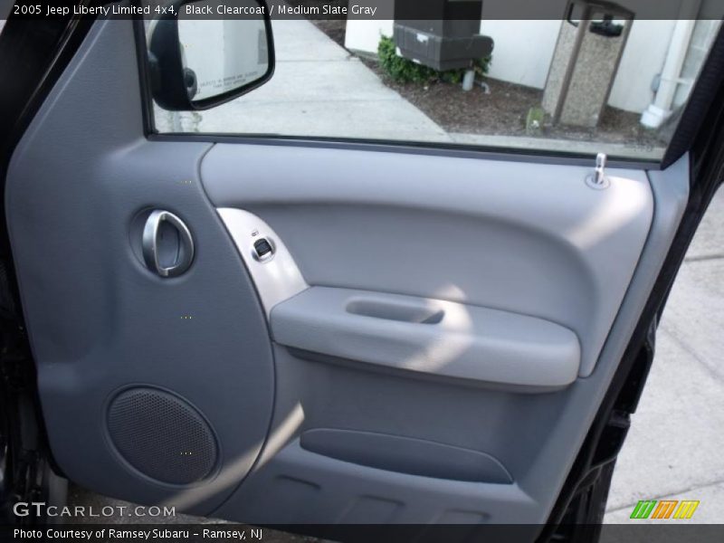 Black Clearcoat / Medium Slate Gray 2005 Jeep Liberty Limited 4x4