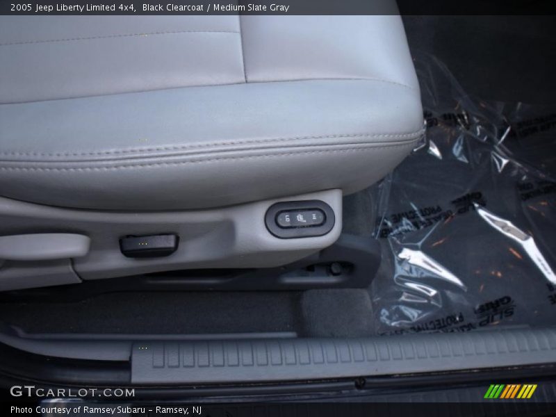 Black Clearcoat / Medium Slate Gray 2005 Jeep Liberty Limited 4x4