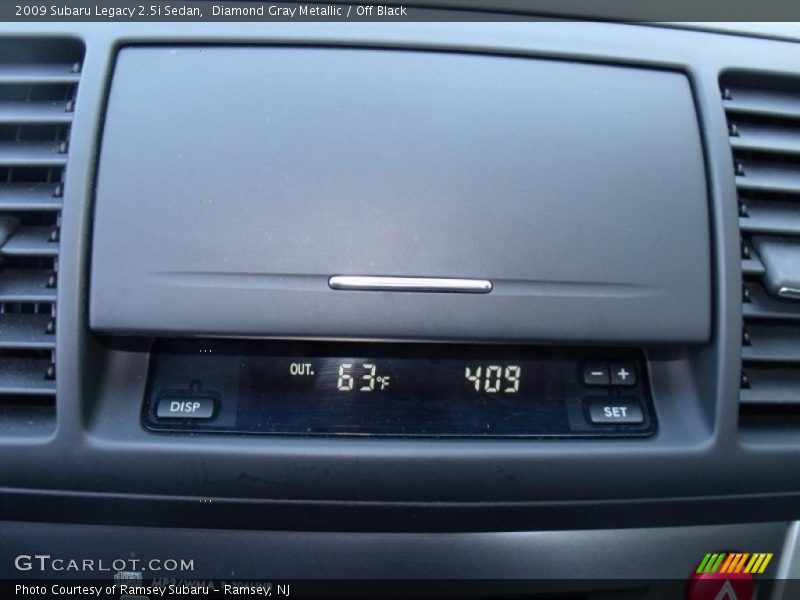 Diamond Gray Metallic / Off Black 2009 Subaru Legacy 2.5i Sedan