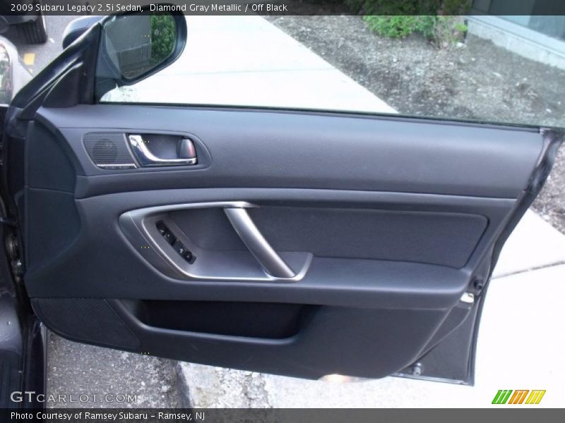 Diamond Gray Metallic / Off Black 2009 Subaru Legacy 2.5i Sedan
