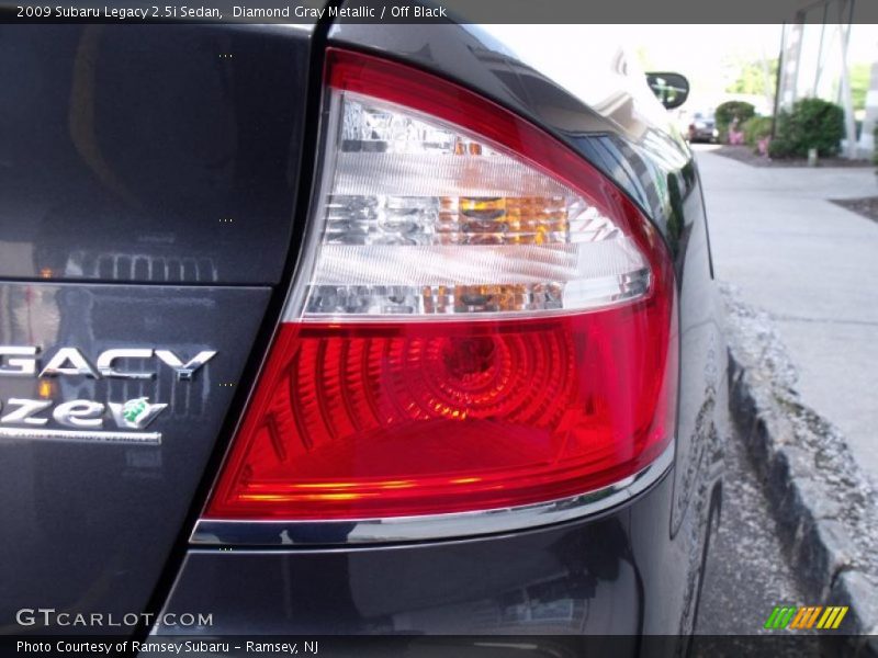 Diamond Gray Metallic / Off Black 2009 Subaru Legacy 2.5i Sedan