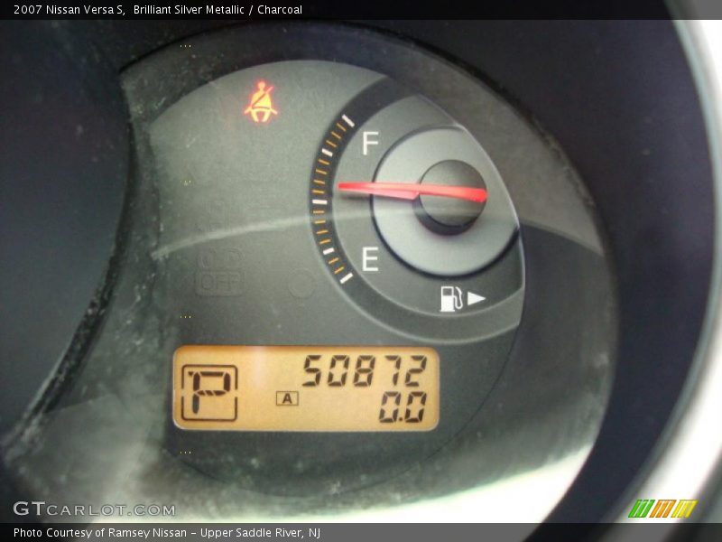 Brilliant Silver Metallic / Charcoal 2007 Nissan Versa S