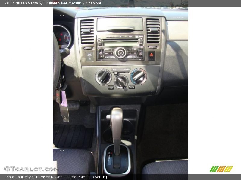 Brilliant Silver Metallic / Charcoal 2007 Nissan Versa S