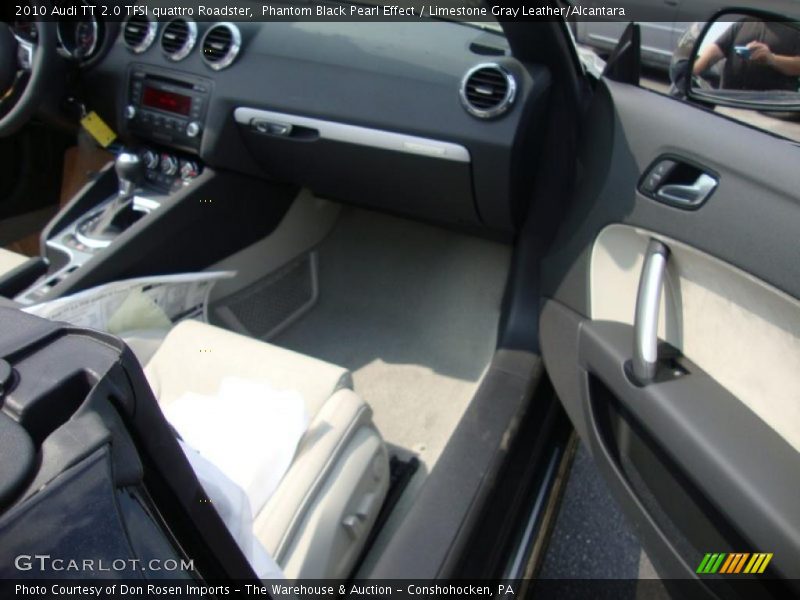 Phantom Black Pearl Effect / Limestone Gray Leather/Alcantara 2010 Audi TT 2.0 TFSI quattro Roadster