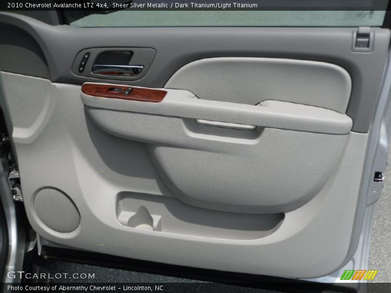 Sheer Silver Metallic / Dark Titanium/Light Titanium 2010 Chevrolet Avalanche LTZ 4x4