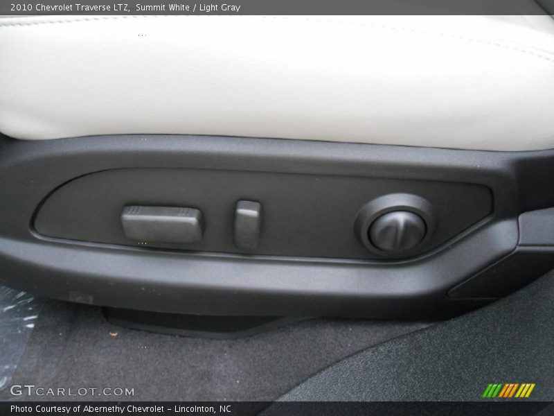 Summit White / Light Gray 2010 Chevrolet Traverse LTZ