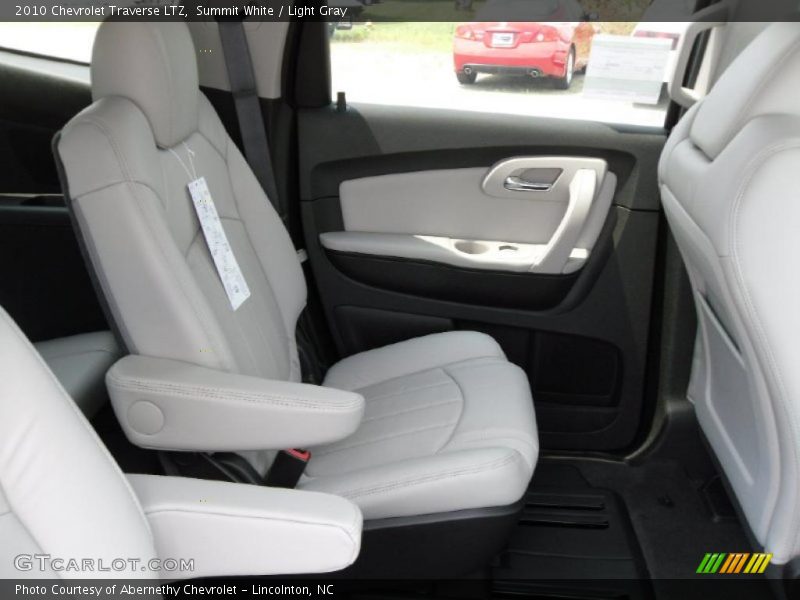 Summit White / Light Gray 2010 Chevrolet Traverse LTZ