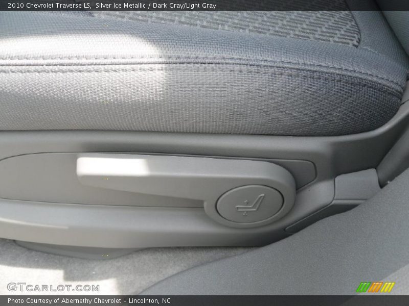 Silver Ice Metallic / Dark Gray/Light Gray 2010 Chevrolet Traverse LS