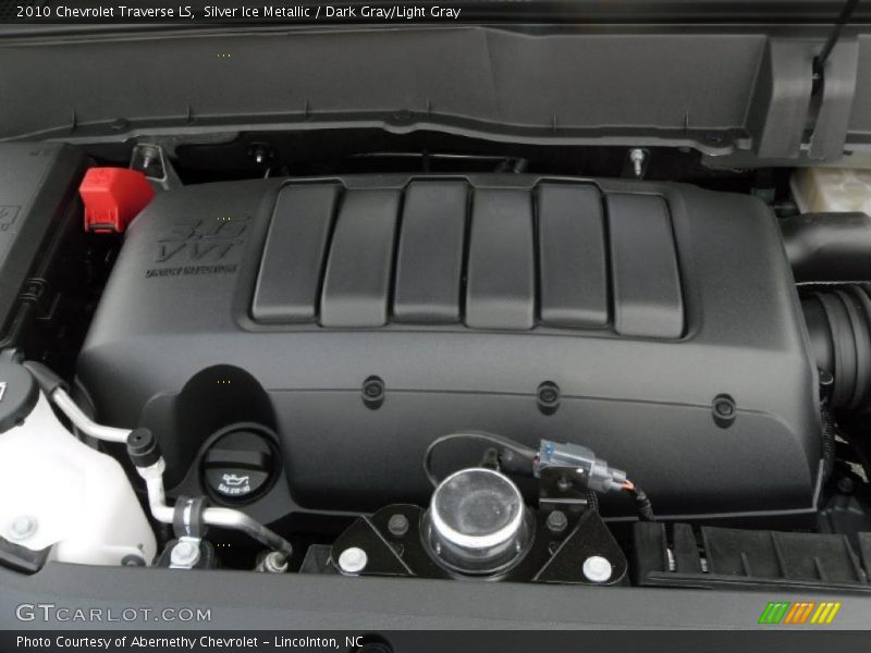 Silver Ice Metallic / Dark Gray/Light Gray 2010 Chevrolet Traverse LS