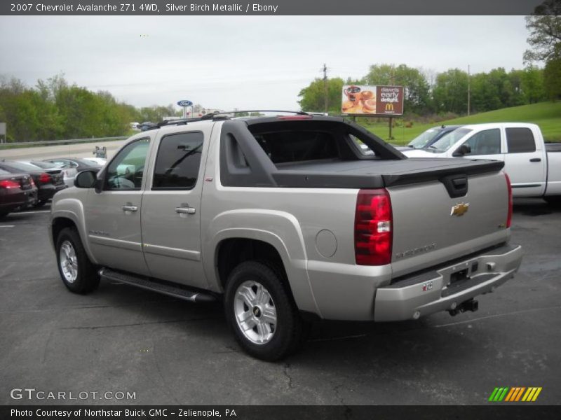 Silver Birch Metallic / Ebony 2007 Chevrolet Avalanche Z71 4WD