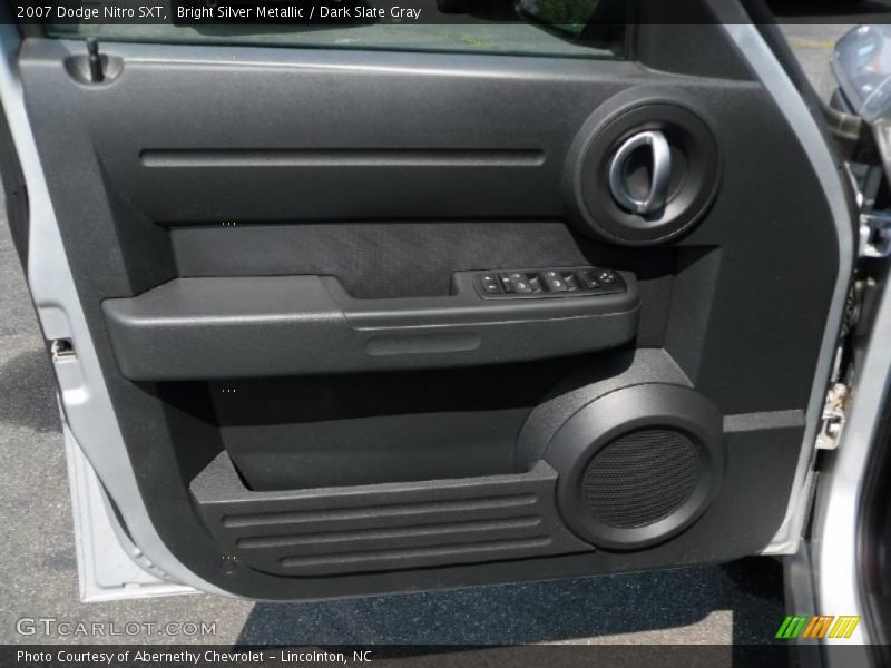 Bright Silver Metallic / Dark Slate Gray 2007 Dodge Nitro SXT