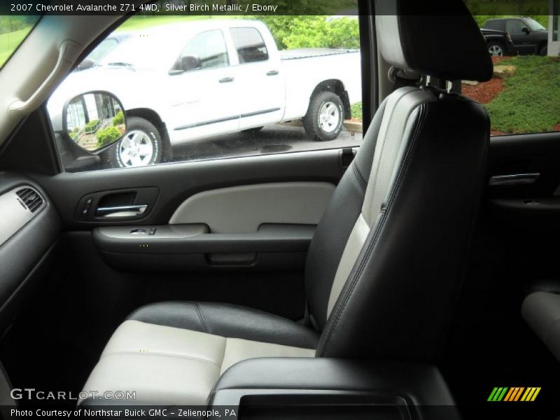 Silver Birch Metallic / Ebony 2007 Chevrolet Avalanche Z71 4WD