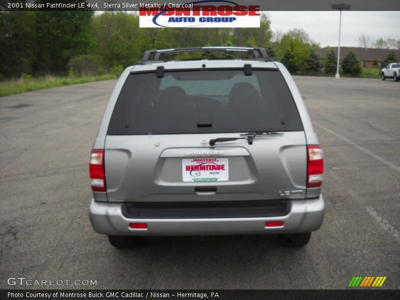 Sierra Silver Metallic / Charcoal 2001 Nissan Pathfinder LE 4x4