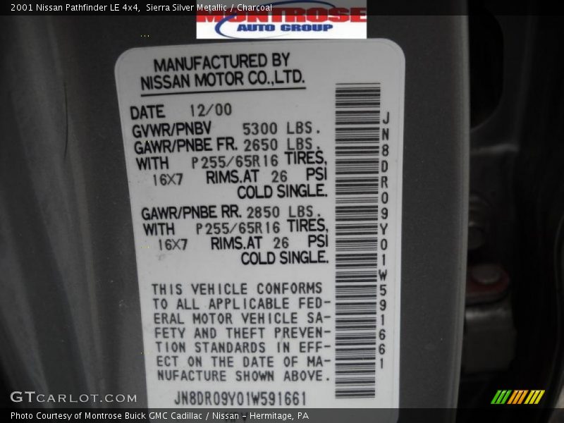 Sierra Silver Metallic / Charcoal 2001 Nissan Pathfinder LE 4x4