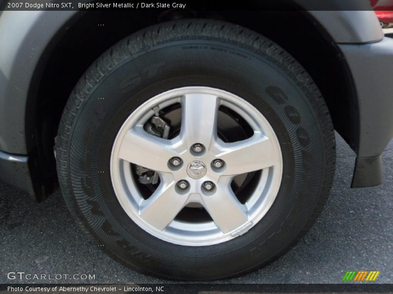 Bright Silver Metallic / Dark Slate Gray 2007 Dodge Nitro SXT