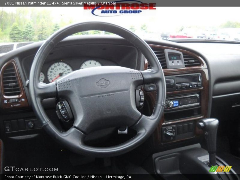 Sierra Silver Metallic / Charcoal 2001 Nissan Pathfinder LE 4x4
