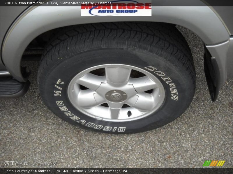 Sierra Silver Metallic / Charcoal 2001 Nissan Pathfinder LE 4x4