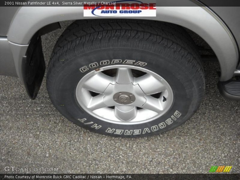 Sierra Silver Metallic / Charcoal 2001 Nissan Pathfinder LE 4x4