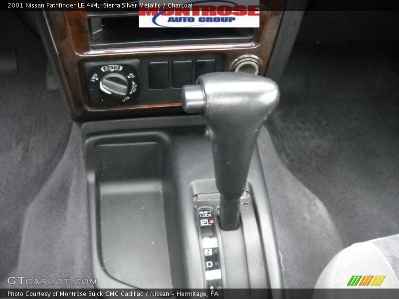 Sierra Silver Metallic / Charcoal 2001 Nissan Pathfinder LE 4x4