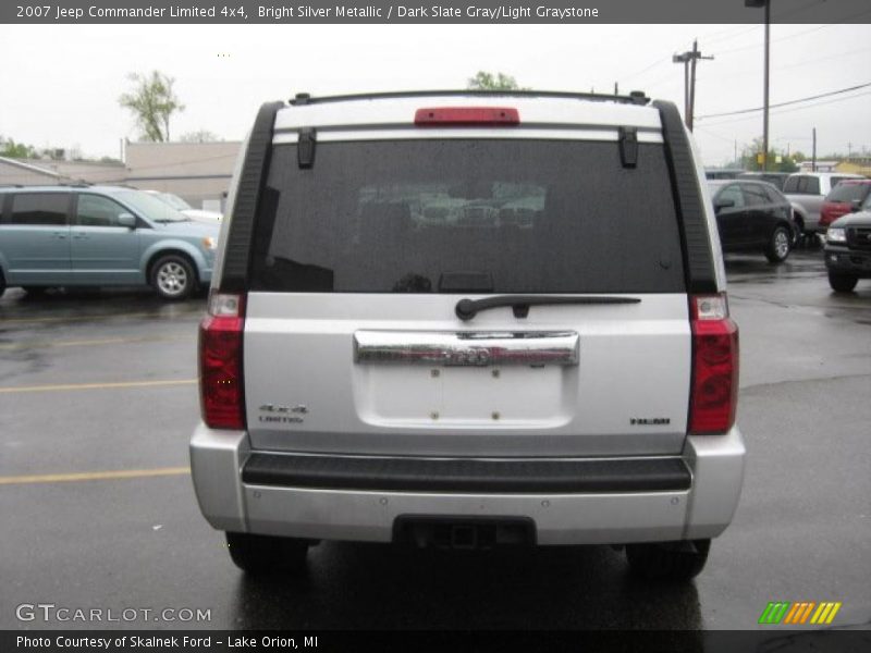 Bright Silver Metallic / Dark Slate Gray/Light Graystone 2007 Jeep Commander Limited 4x4