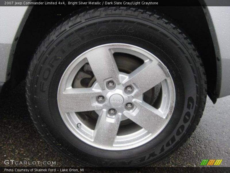 Bright Silver Metallic / Dark Slate Gray/Light Graystone 2007 Jeep Commander Limited 4x4