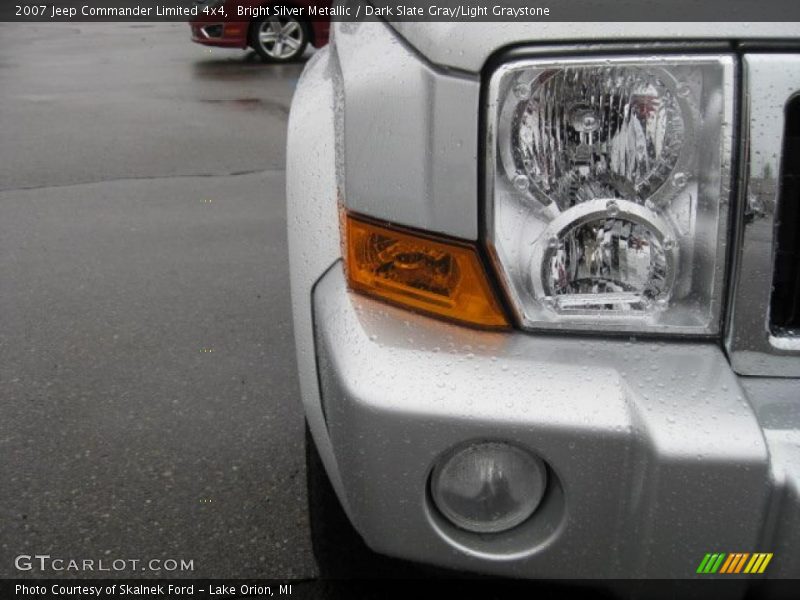 Bright Silver Metallic / Dark Slate Gray/Light Graystone 2007 Jeep Commander Limited 4x4