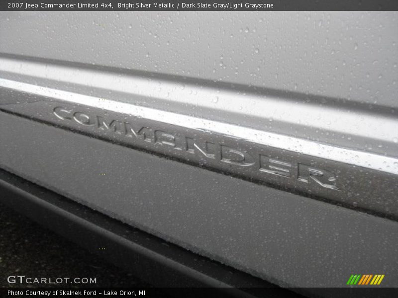 Bright Silver Metallic / Dark Slate Gray/Light Graystone 2007 Jeep Commander Limited 4x4