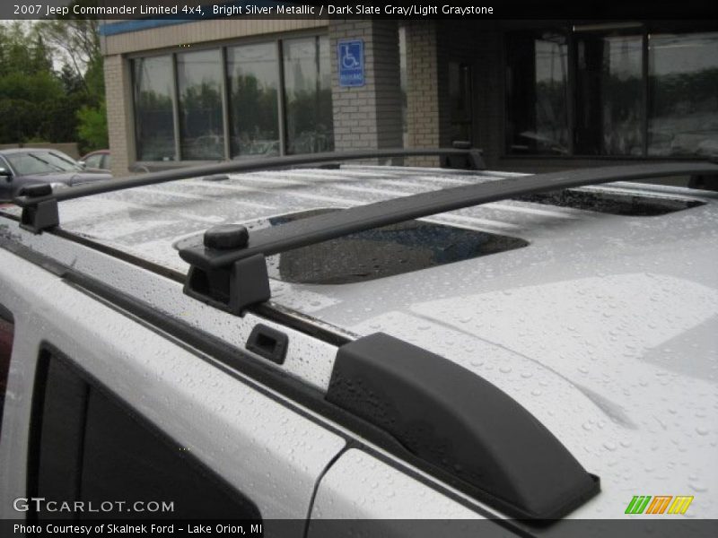 Bright Silver Metallic / Dark Slate Gray/Light Graystone 2007 Jeep Commander Limited 4x4