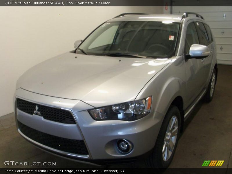 Cool Silver Metallic / Black 2010 Mitsubishi Outlander SE 4WD