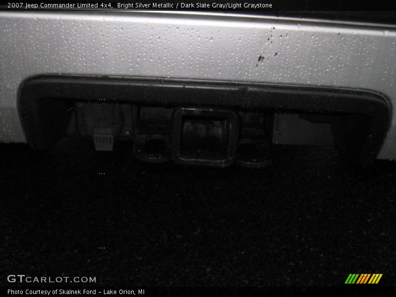 Bright Silver Metallic / Dark Slate Gray/Light Graystone 2007 Jeep Commander Limited 4x4
