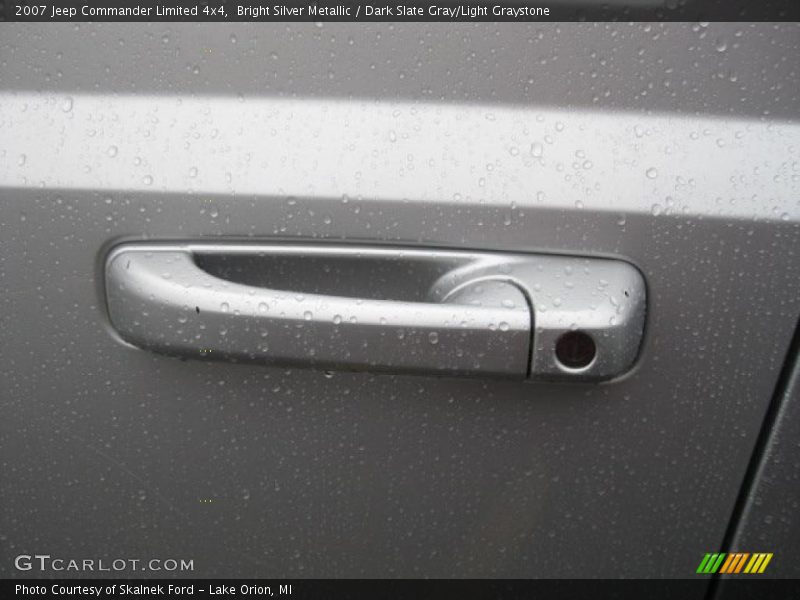 Bright Silver Metallic / Dark Slate Gray/Light Graystone 2007 Jeep Commander Limited 4x4