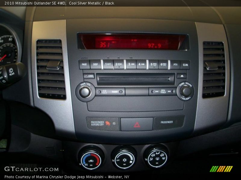 Cool Silver Metallic / Black 2010 Mitsubishi Outlander SE 4WD