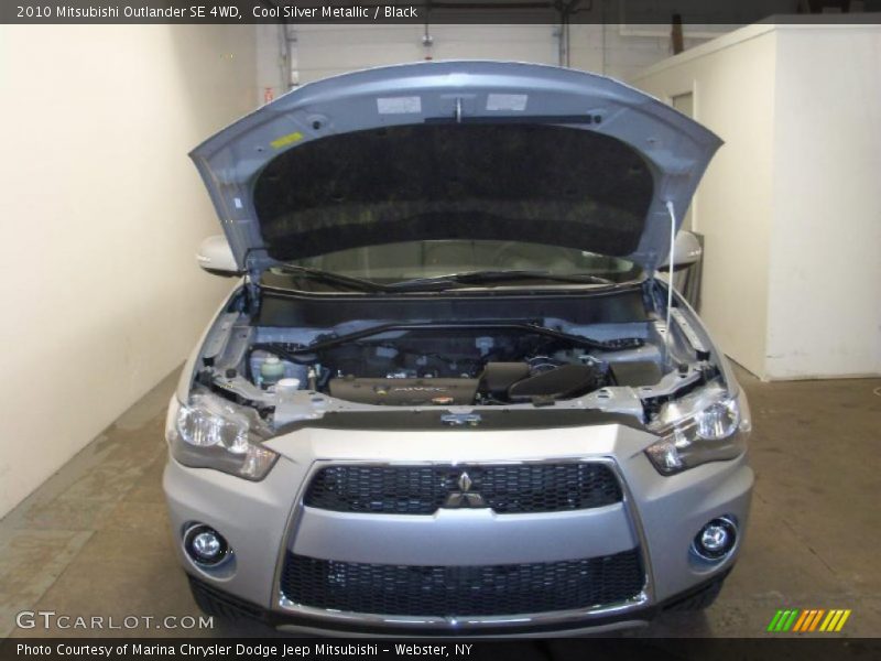 Cool Silver Metallic / Black 2010 Mitsubishi Outlander SE 4WD