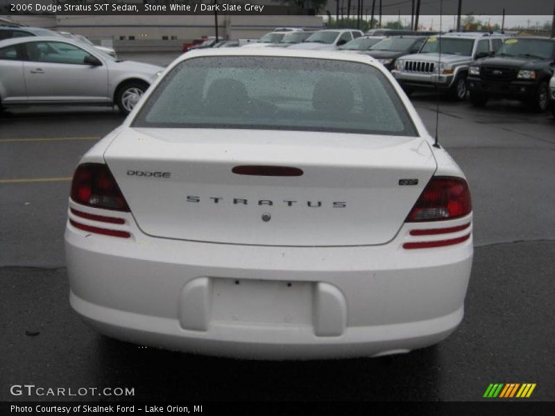 Stone White / Dark Slate Grey 2006 Dodge Stratus SXT Sedan