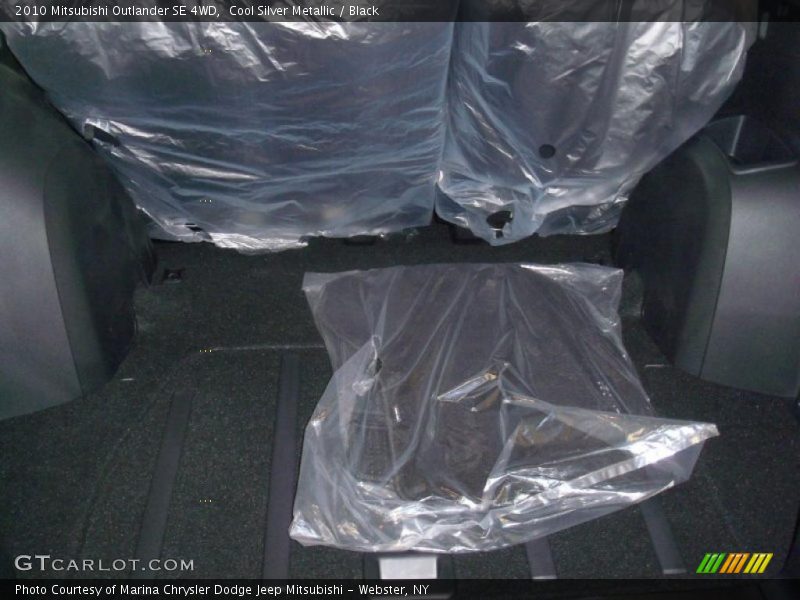 Cool Silver Metallic / Black 2010 Mitsubishi Outlander SE 4WD