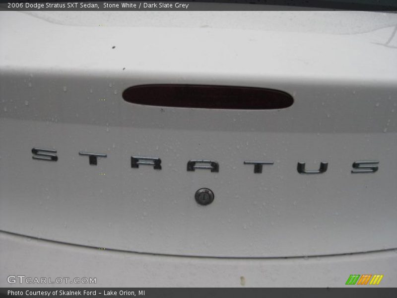 Stone White / Dark Slate Grey 2006 Dodge Stratus SXT Sedan