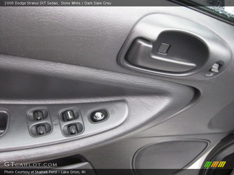Stone White / Dark Slate Grey 2006 Dodge Stratus SXT Sedan