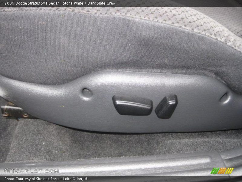 Stone White / Dark Slate Grey 2006 Dodge Stratus SXT Sedan